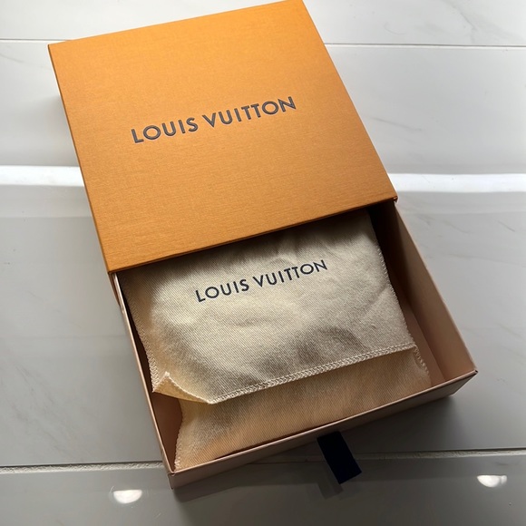 Authentic monogram vernis wallet - Picture 5 of 12